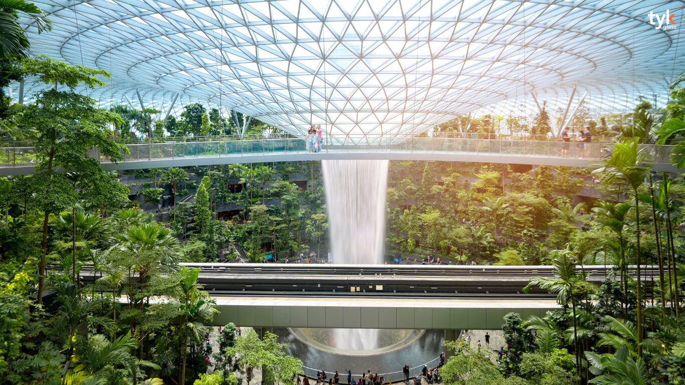 The Jewel โดมกระจกแก้วสุดล้ำของสนามบิน Changi Singapore 