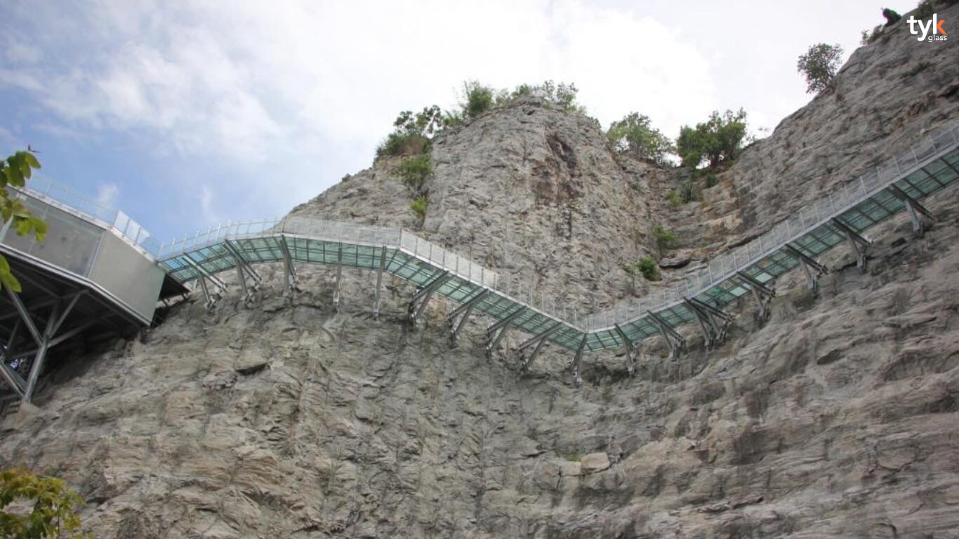 Skywalk อู่ทอง สุพรรณบุรี